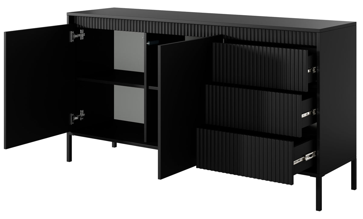 Commode deux portes Falsetto avec façades rainurées et trois tiroirs, 154 cm, noire