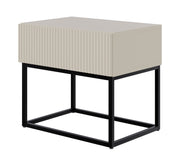 Table de chevet Veldio avec façade rainurée et tiroir 50 cm Gris beige avec pieds noirs