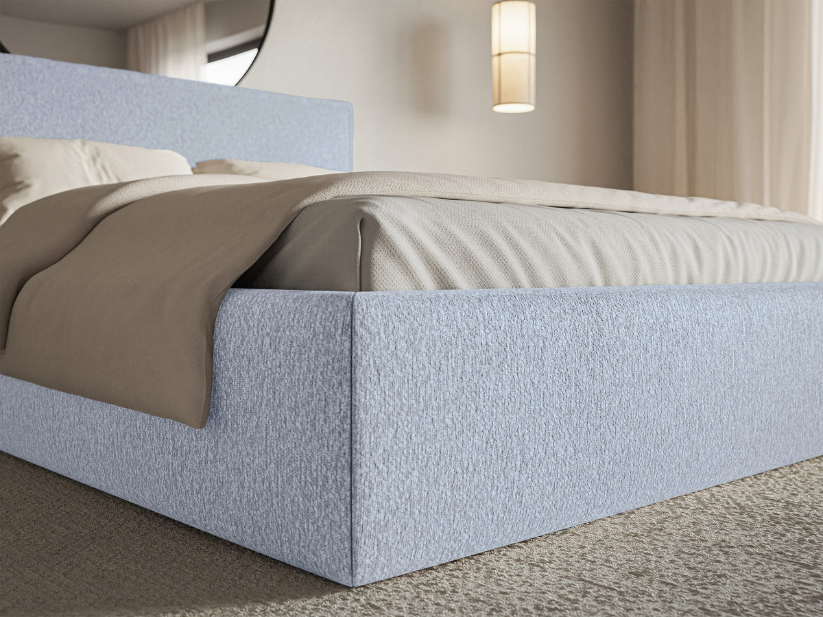 Polsterbett 180x200 cm Softie Slim hellblauer Chenillestoff