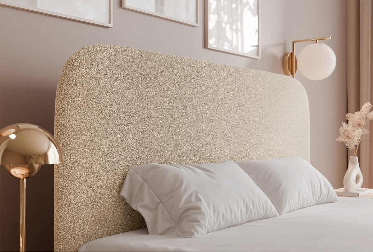 Lit tapissé 180x200 cm Sonvivo avec coffre de rangement pour linge de lit, bouclé beige clair, cadre métallique
