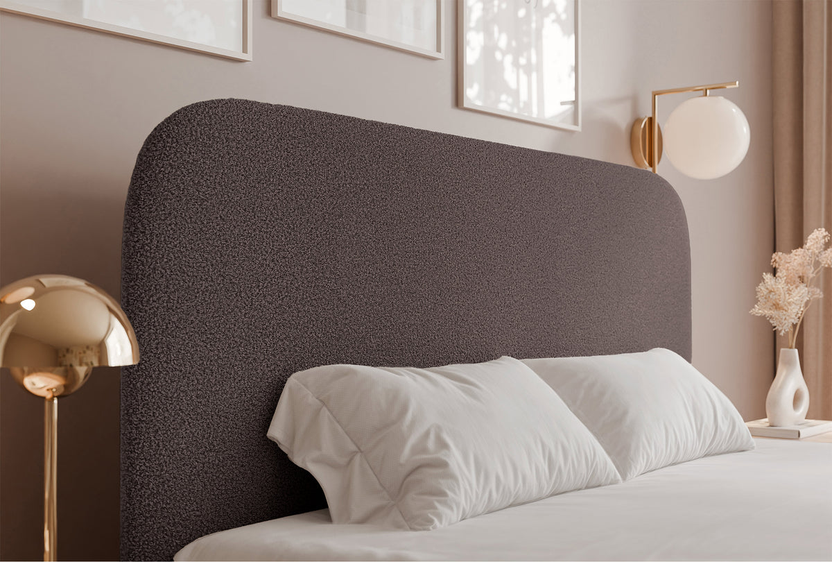 Lit tapissé 140x200 cm Sonvivo avec coffre de rangement pour la literie, bouclé marron, cadre métallique