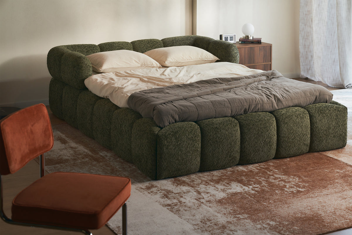 Upholstered bed 120x200 cm Stormi, grüner Chenille-Rollrost