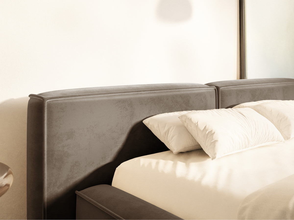 Lit tapissé 180x200 cm Tilves Low avec rangement, cadre métallique, velours marron clair