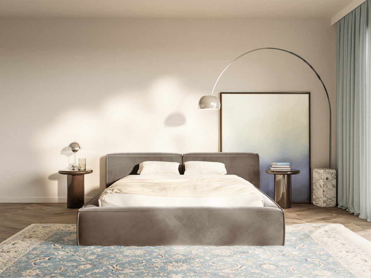 Lit tapissé 180x200 cm Tilves Low avec rangement, cadre métallique, velours marron clair