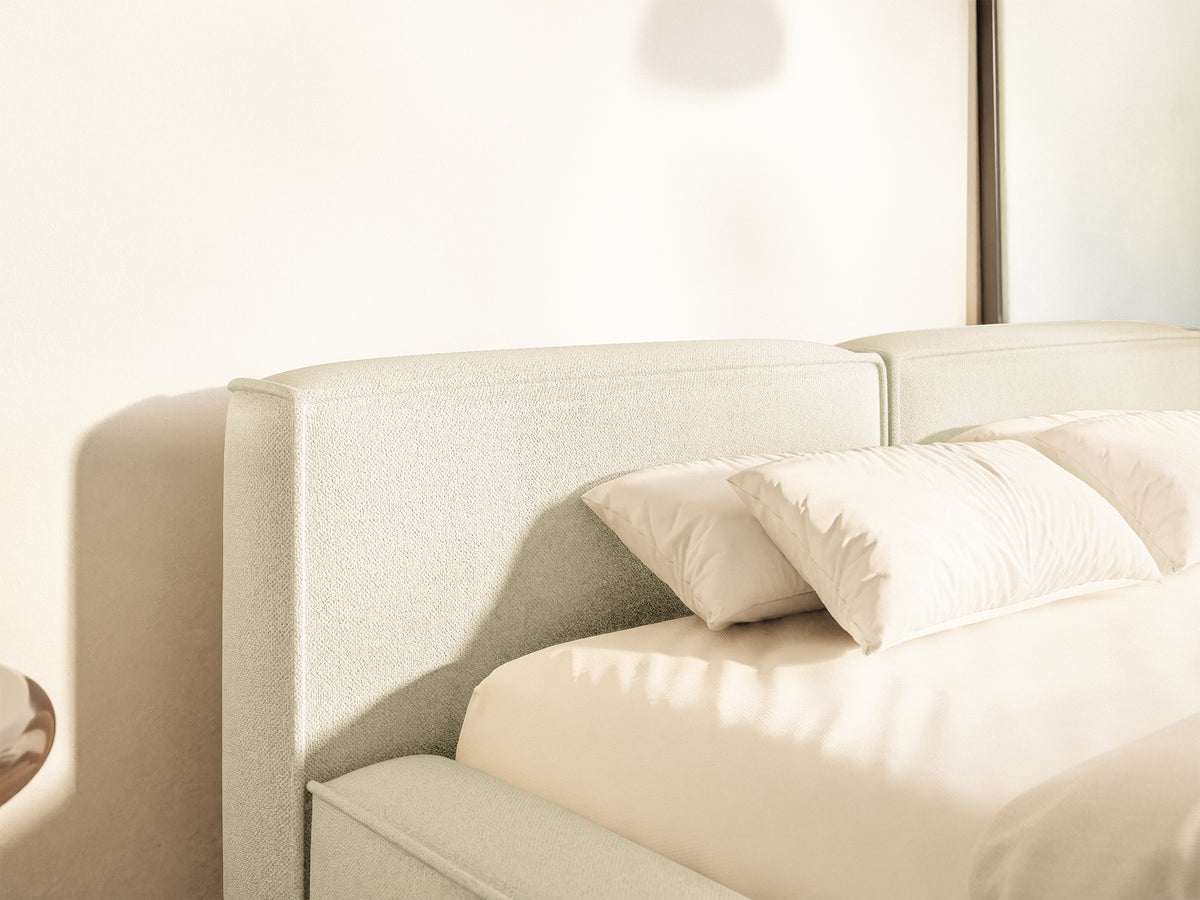 Polsterbett 200x200 cm Tilves Slim Low mit Stauraum, Metallrahmen, cremefarbener Chenille