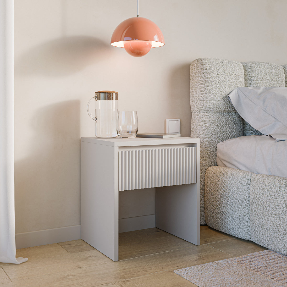Table de chevet Vemmi 45 cm avec tiroir et façade rainurée cachemire