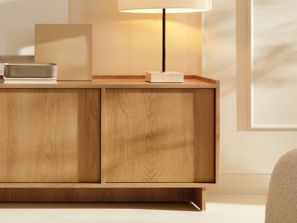 Meuble TV trois portes Yasumi 147 cm chêne caramel