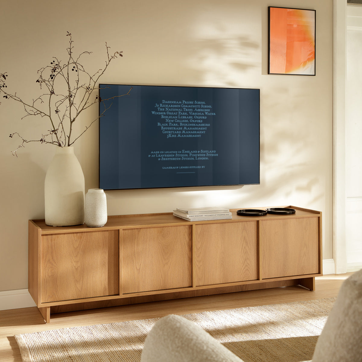Vierflügeliger TV-Schrank Yasumi 195 cm Karamelleiche