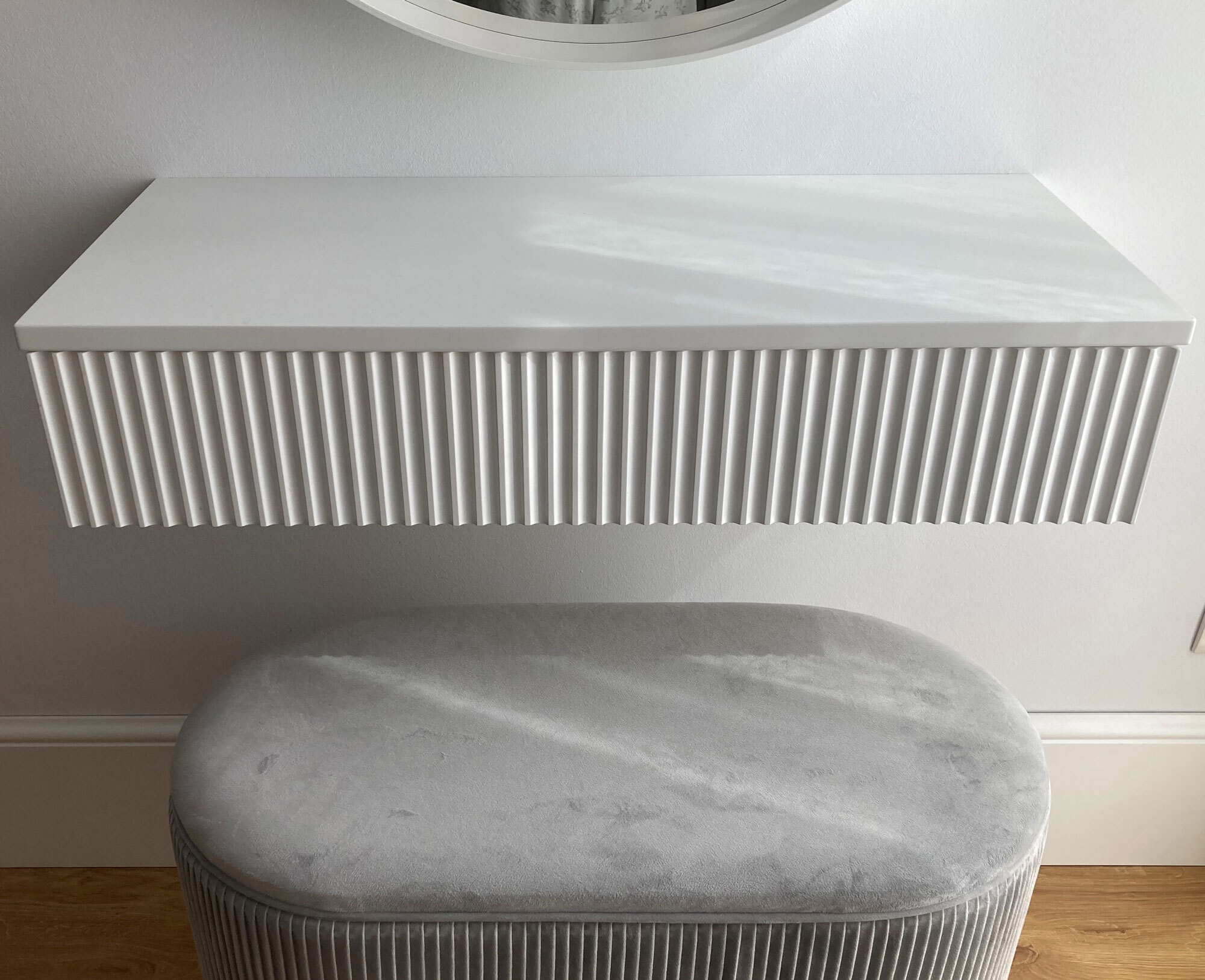 Coiffeuse Lonidos 70x35 cm suspendue lattes blanches