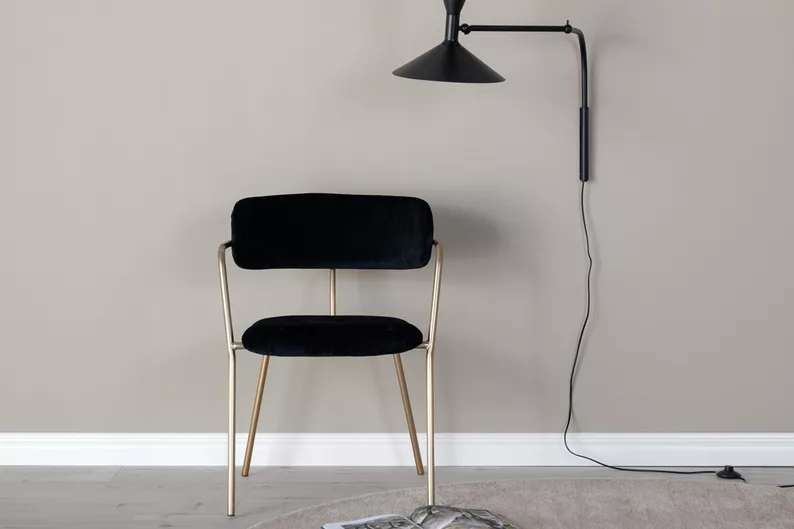 Chaise moderne noir/or Linesitive