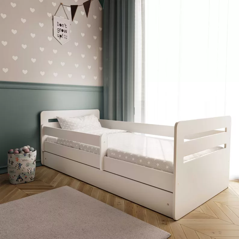 Lit enfant Brannigan 180x80 cm avec un tiroir et un matelas blanc