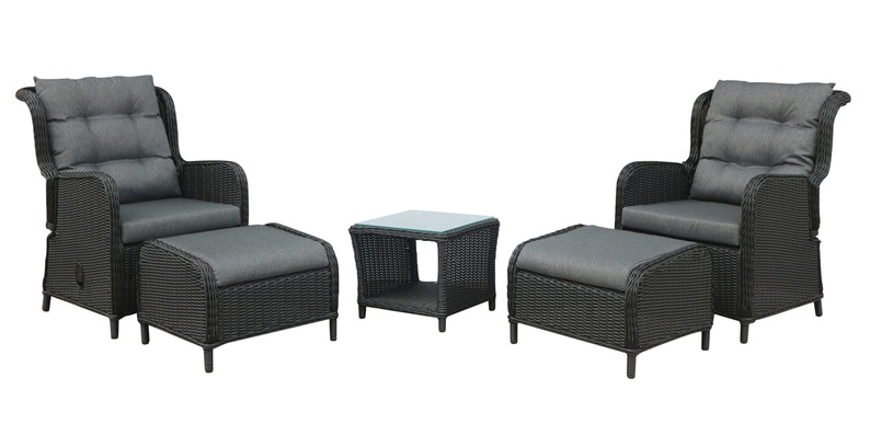 Ensemble de deux fauteuils de jardin Peonze avec une table et deux repose-pieds