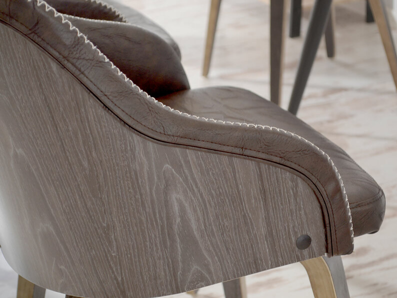 ALMOND Chaise en bois de chêne fumé / similicuir marron