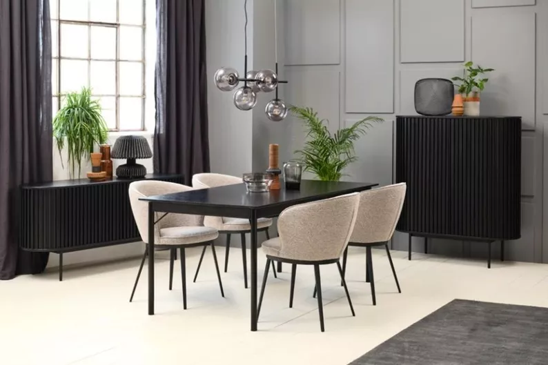 Commode large Ovitties à lamelles noires