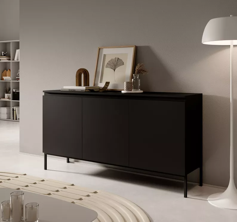 Commode à trois portes Bemmi 150 cm noire avec pieds noirs