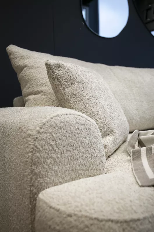 Canapé-lit d'angle Ovo en L beige avec conteneur bouclé à droite