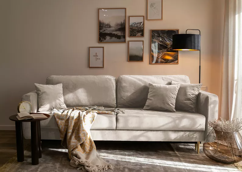 VALICO Canapé-lit trois places en velours beige hydrophobe