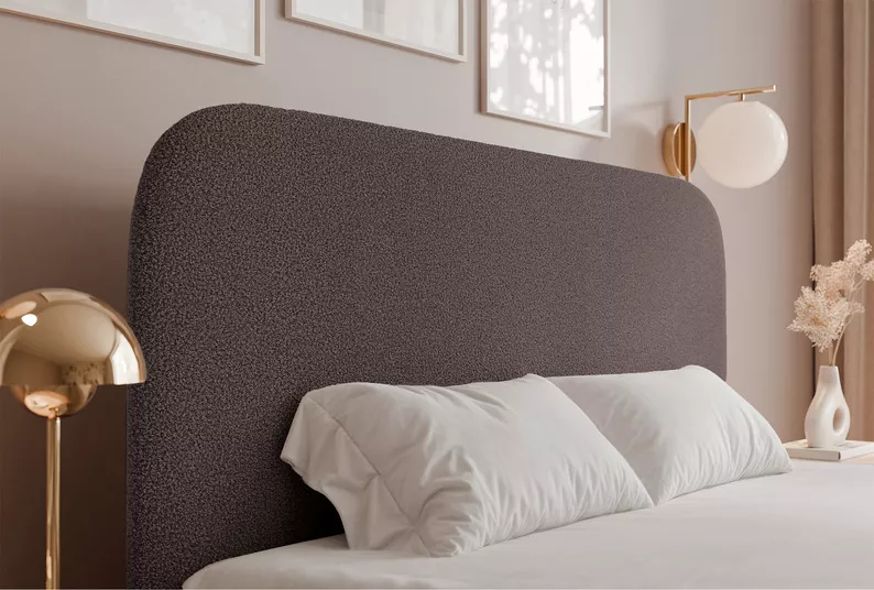 Łóżko tapicerowane 140x200 cm Sonvivo z pojemnikiem na pościel brązowe boucle stelaż metalowy