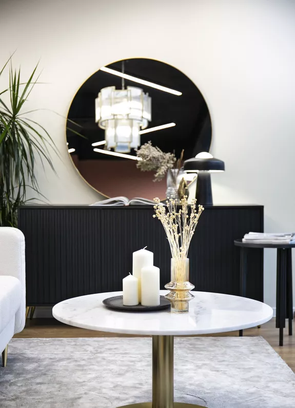 Commode Bello avec façades à lamelles 154 cm noir avec pieds dorés