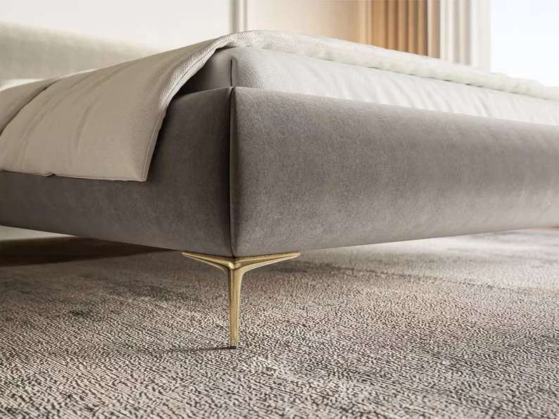 Łóżko tapicerowane 180x200 cm Roule z pojemnikiem stelaż metalowy szarobeżowe welur hydrofobowy nóżki złote